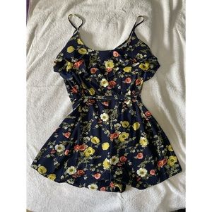 Forever 21 floral romper. Never been worn! Size L